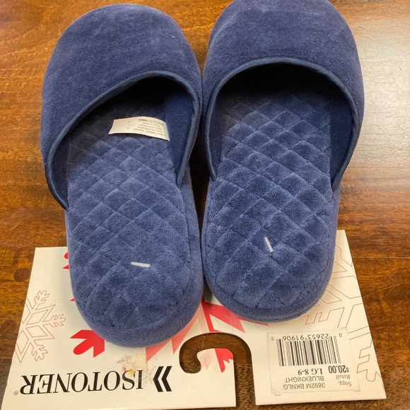 Women’s Isotoner Slippers, Large (8-9) - Picture 2 of 5
